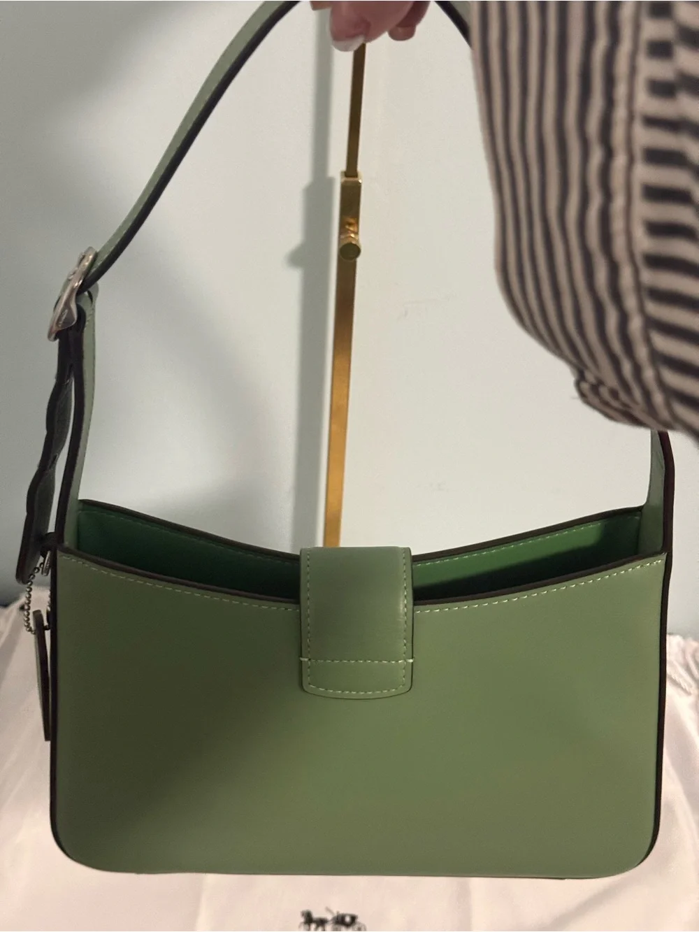 Coach “Eliza” Green Leather Shoulder Bag with Silver tone hardware! NWOT 🤩🤩
